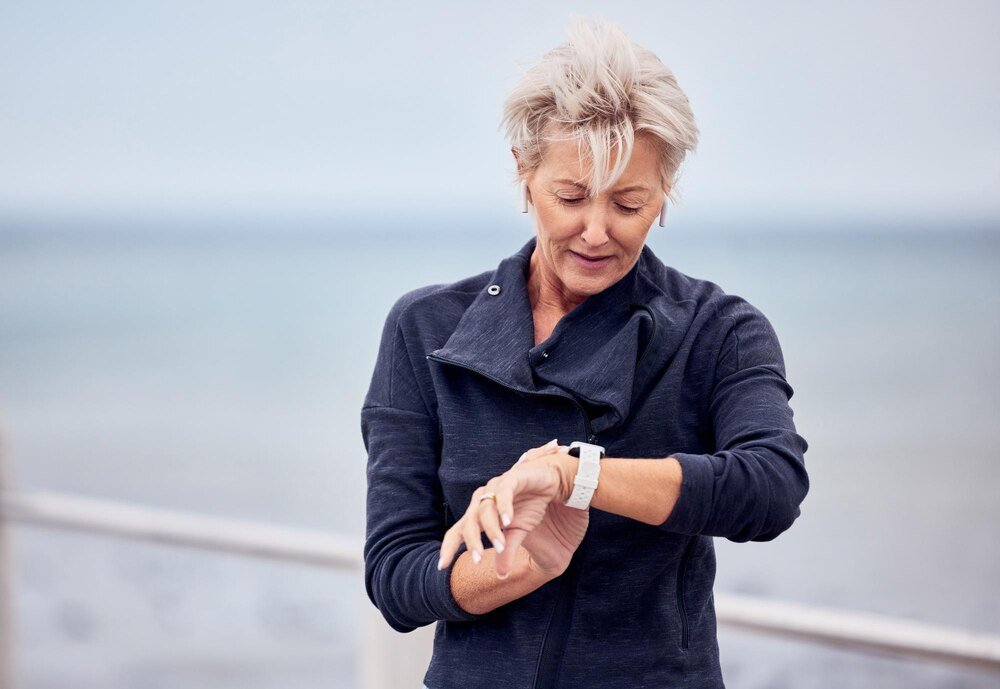 Smartwatch dla seniora: Kompleksowy ranking modeli z GPS i ciśnieniomierzem